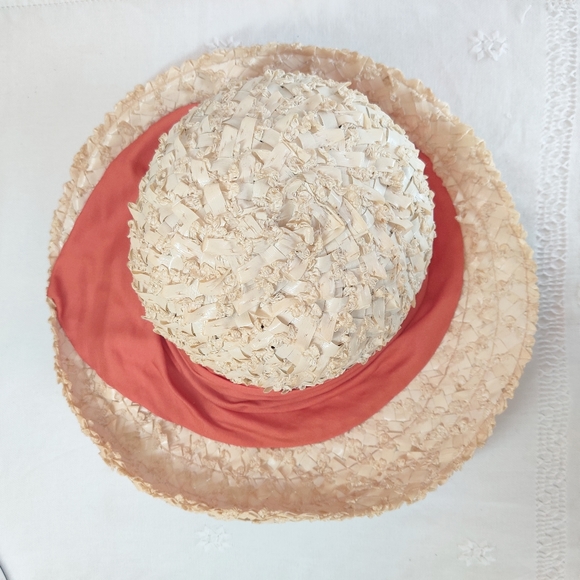 Vintage Hat from the 1960s High Fashion Style Hat - Picture 6 of 9